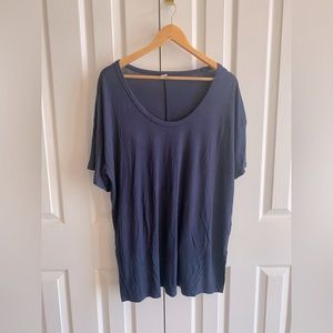Old Navy L Tall Luxe t-shirt in navy blue.